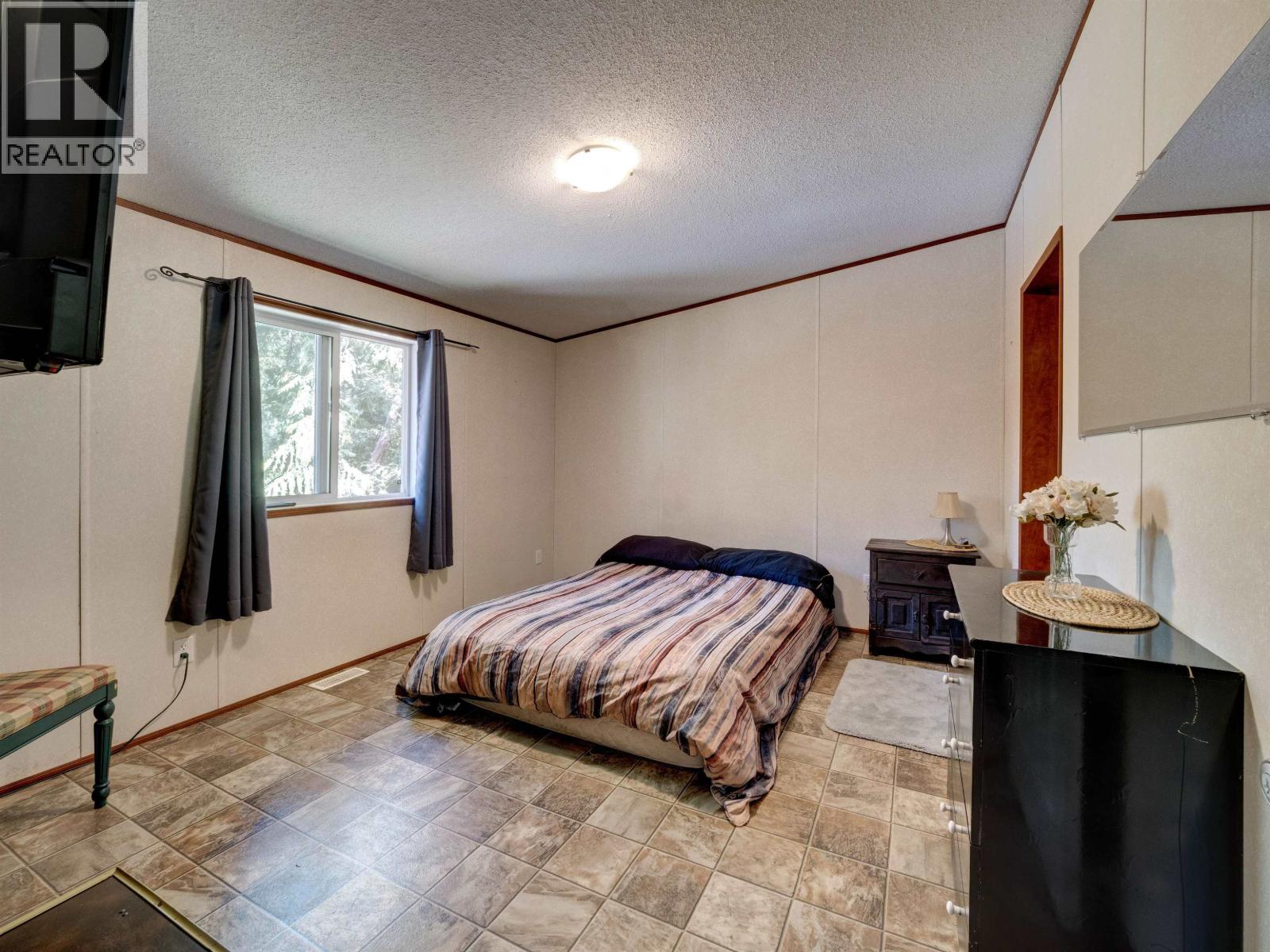 6279-6283 SECHELT INLET ROAD, Sechelt
