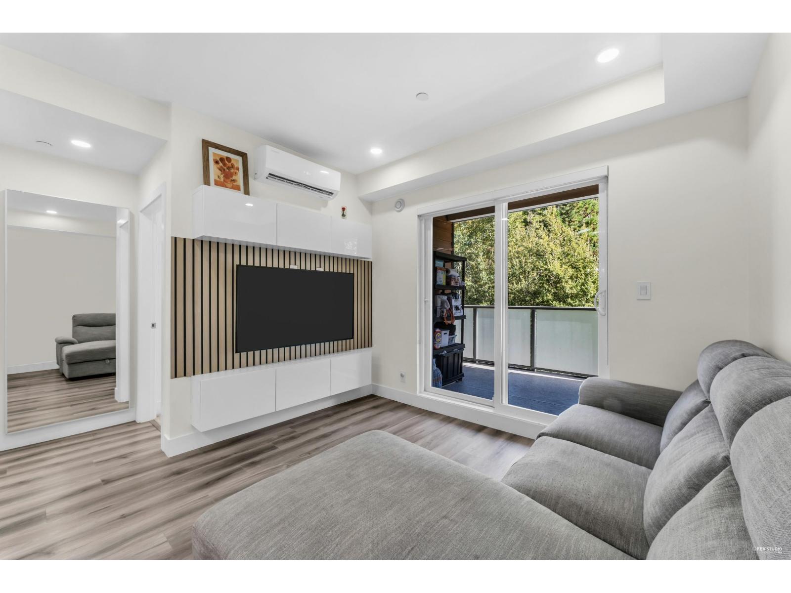 B212 8447 202 STREET, Langley