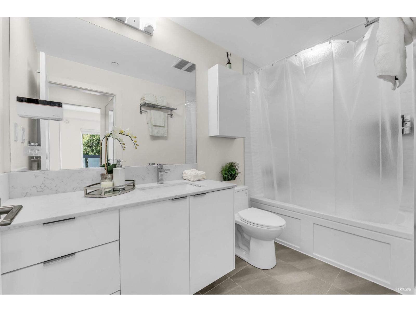B212 8447 202 STREET, Langley