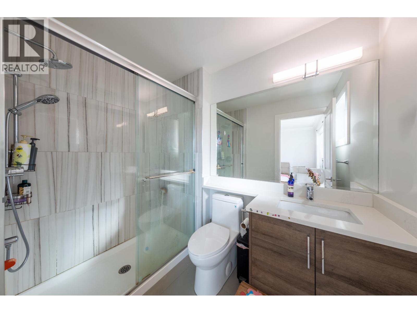 9 9211 MCKIM WAY, Richmond