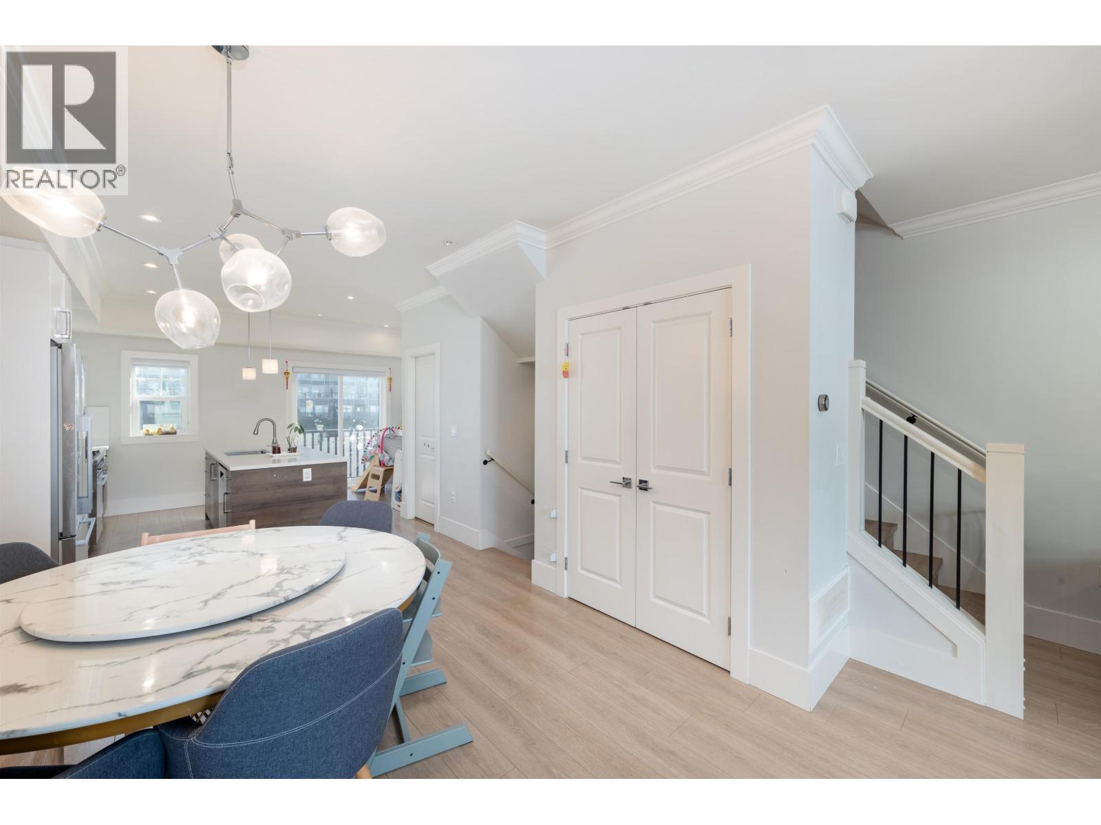 9 9211 MCKIM WAY, Richmond