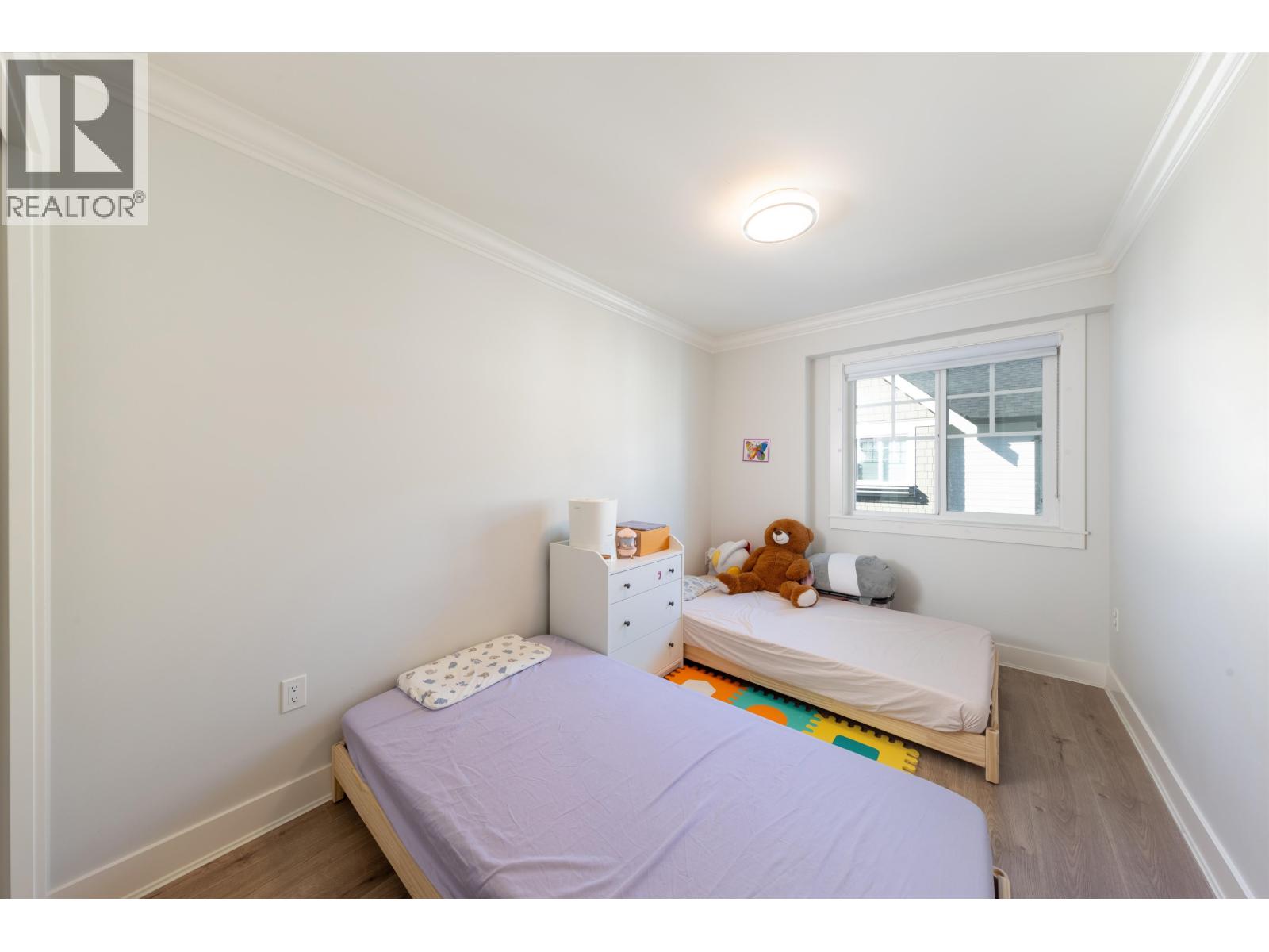 9 9211 MCKIM WAY, Richmond