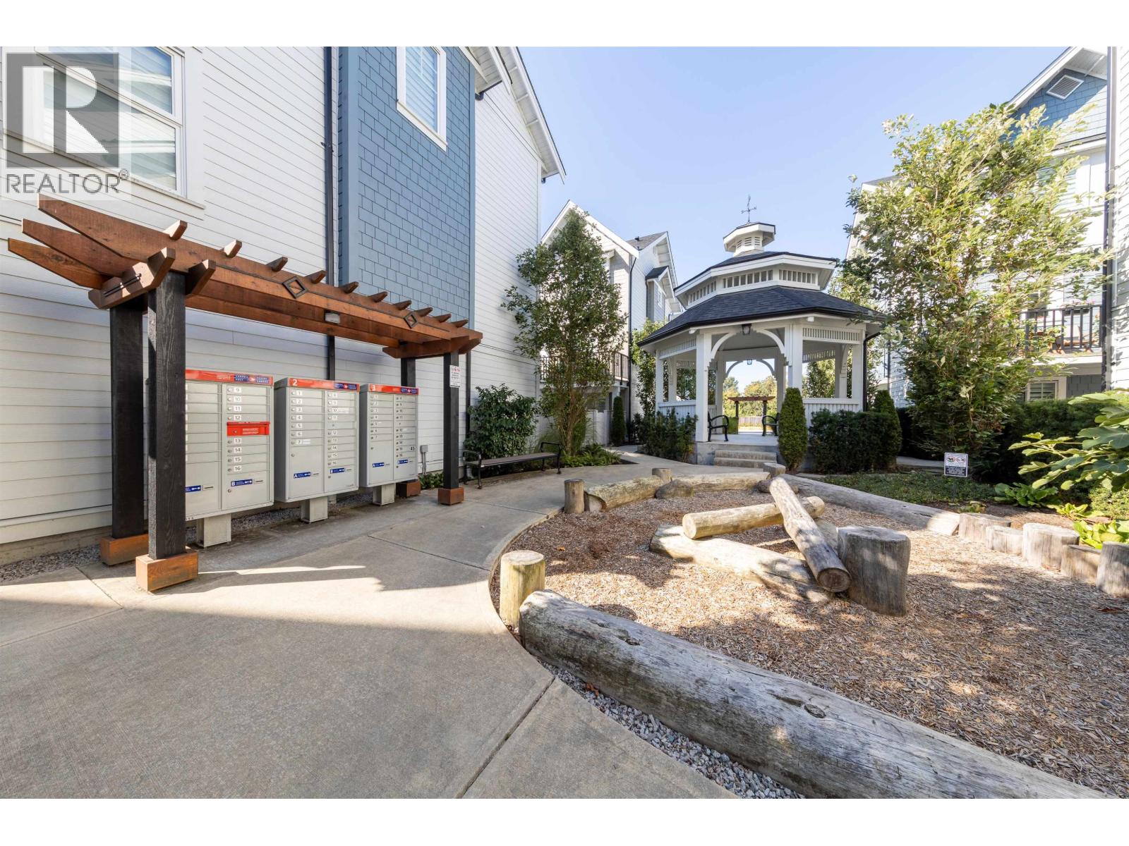 9 9211 MCKIM WAY, Richmond