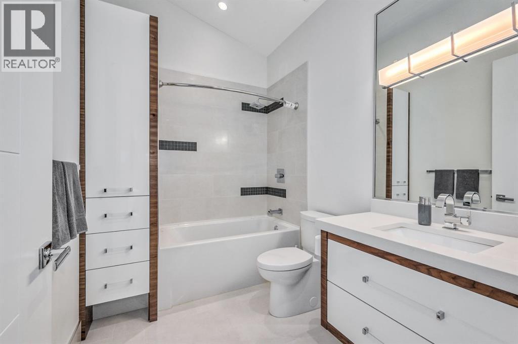 Single Family House for Sale in   Avenue NE Winston Heights/Mountview Calgary 