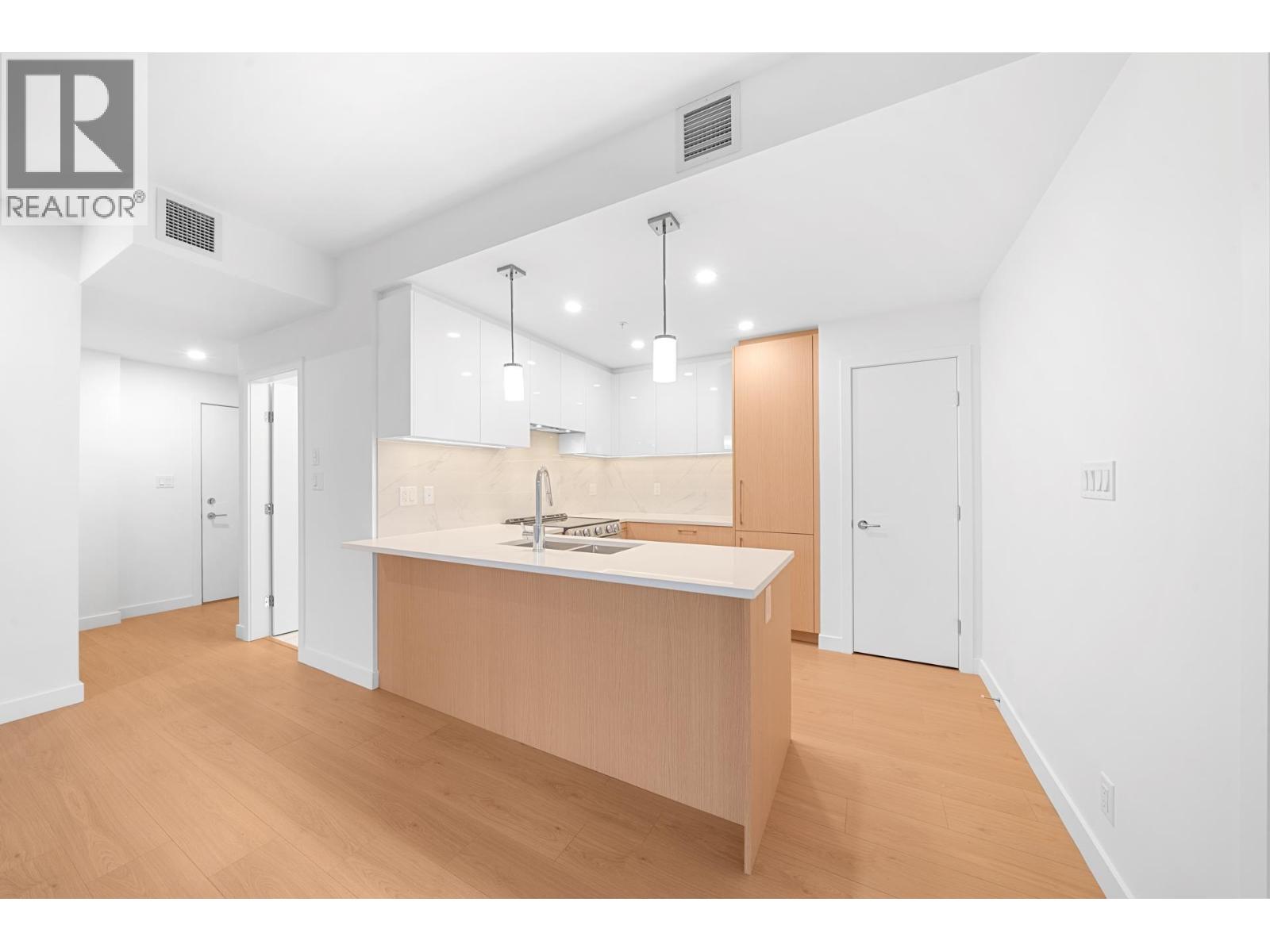515 150 JAMES ROAD, Port Moody