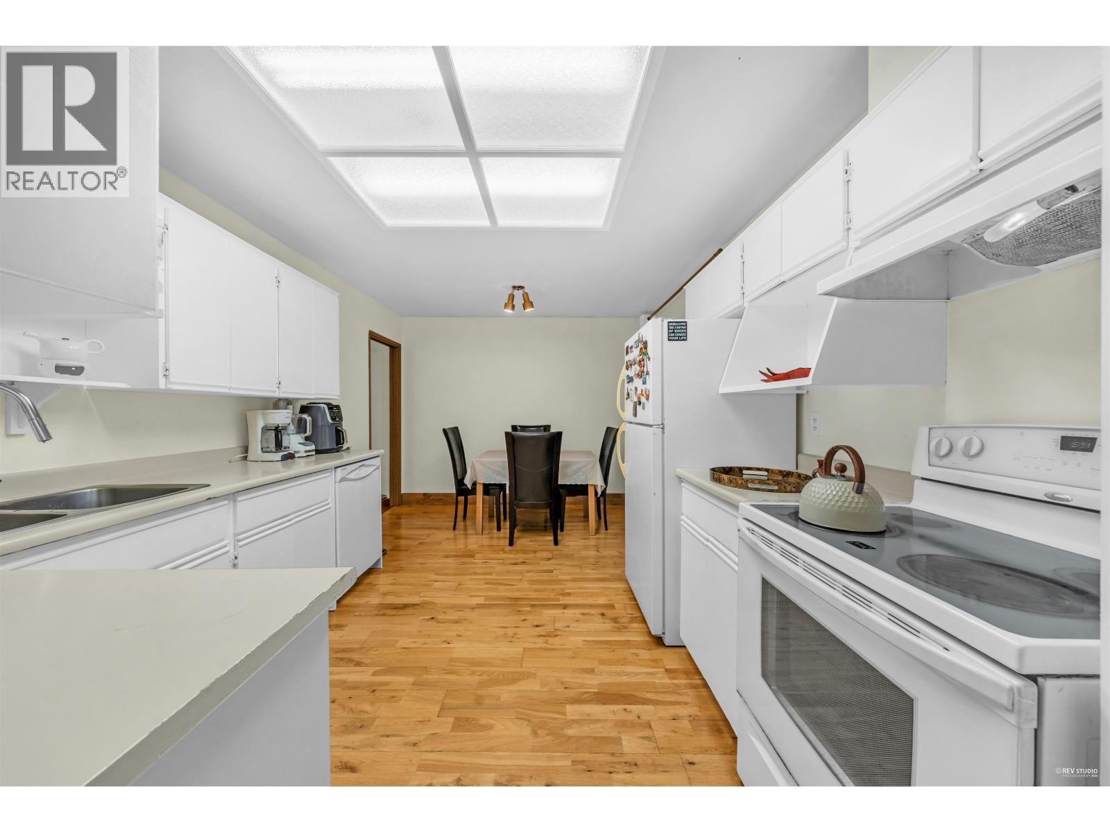 1382 SUTHERLAND AVENUE, Port Coquitlam