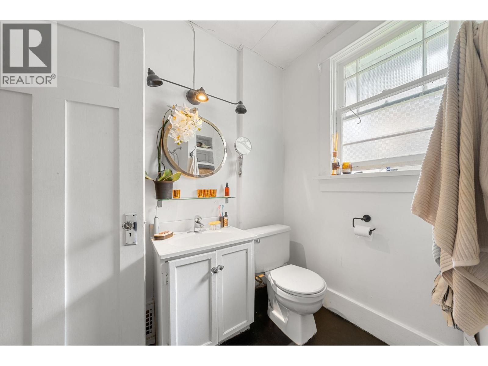 2027 W 44TH AVENUE, Vancouver