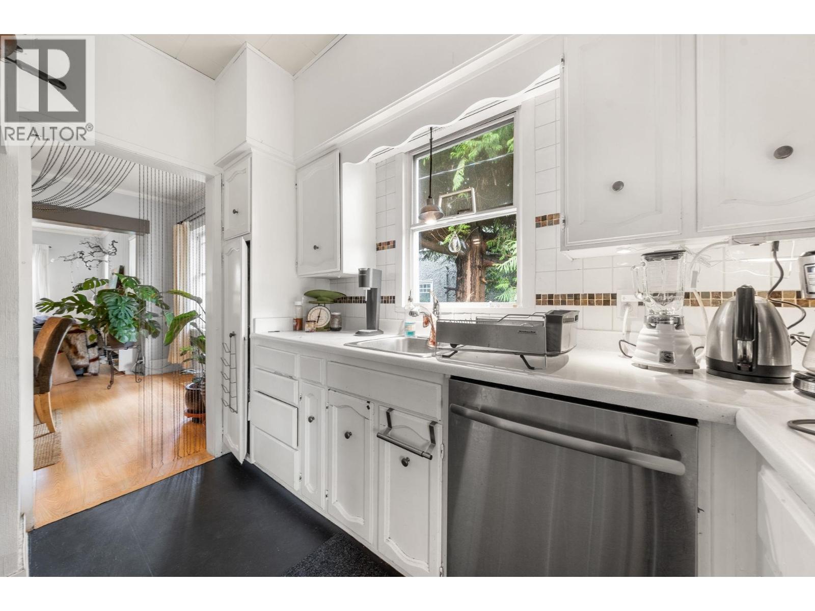 2027 W 44TH AVENUE, Vancouver