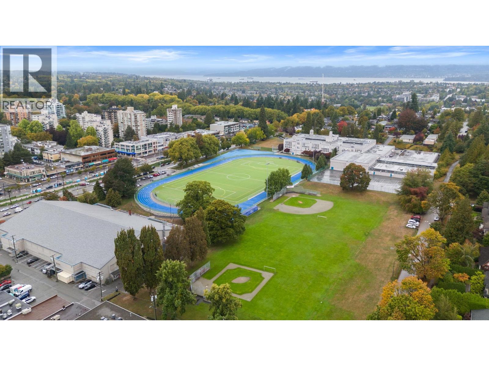 2027 W 44TH AVENUE, Vancouver