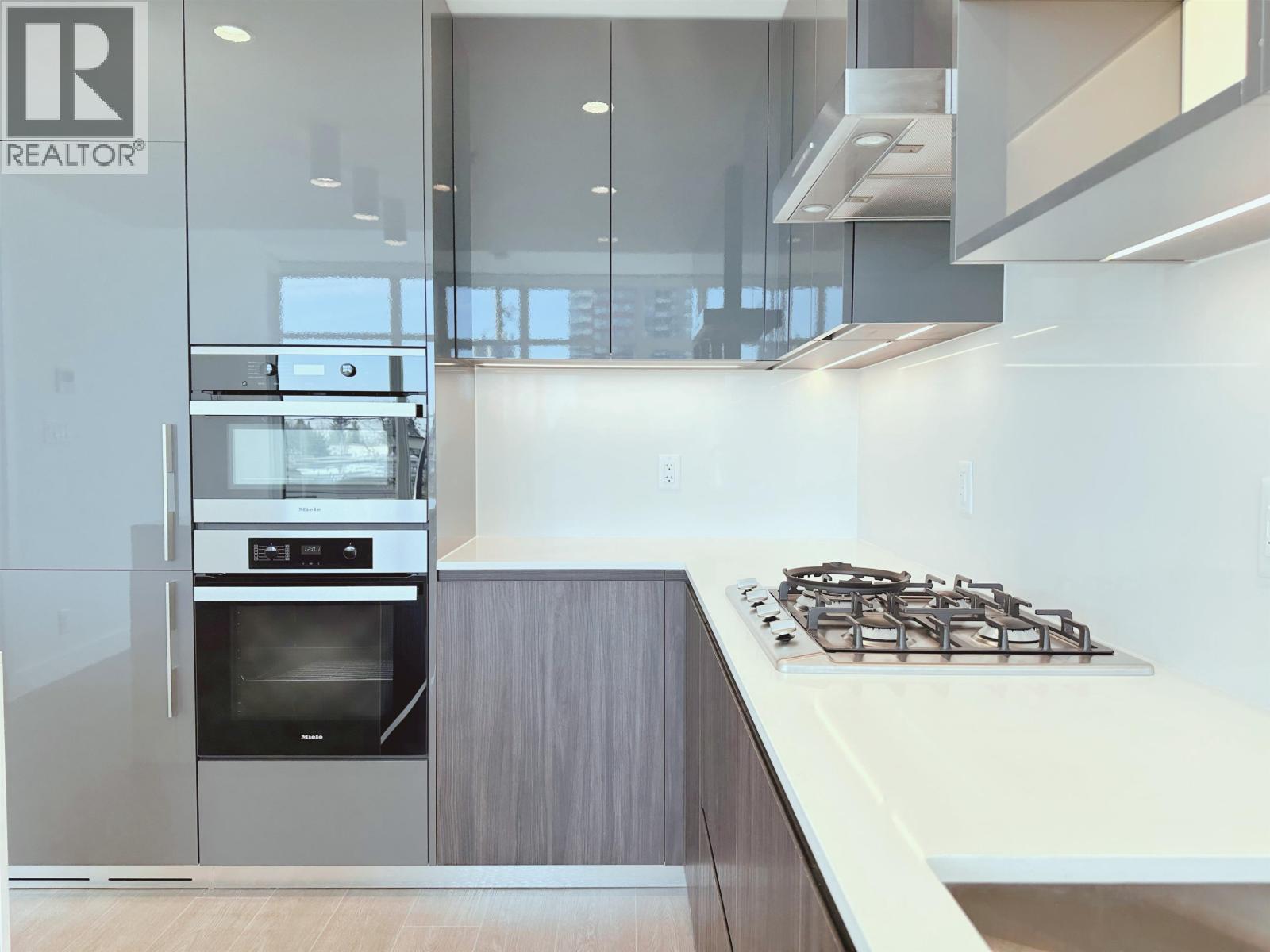 305 6511 SUSSEX AVENUE, Burnaby