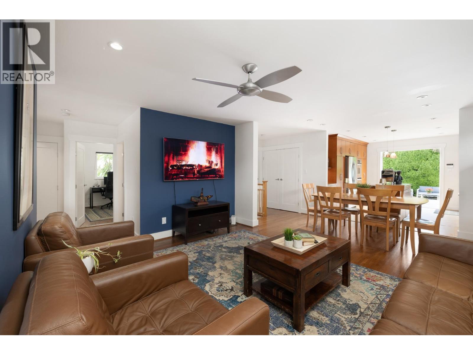 518 E 7TH STREET, North Vancouver