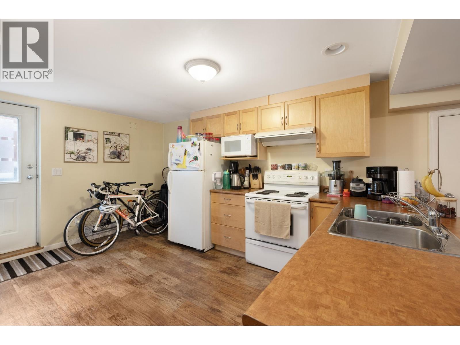 518 E 7TH STREET, North Vancouver