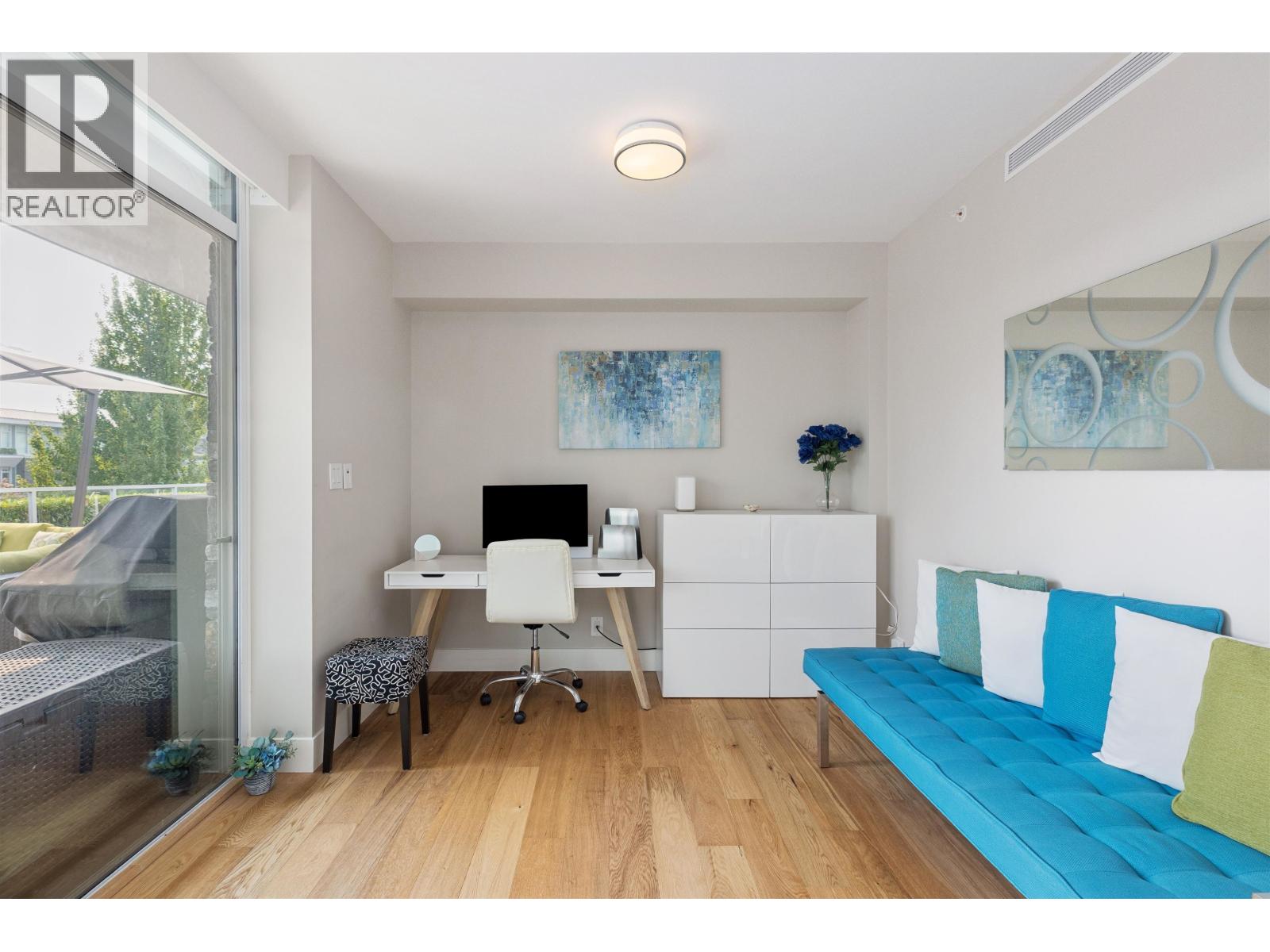 201 908 KEITH ROAD, West Vancouver