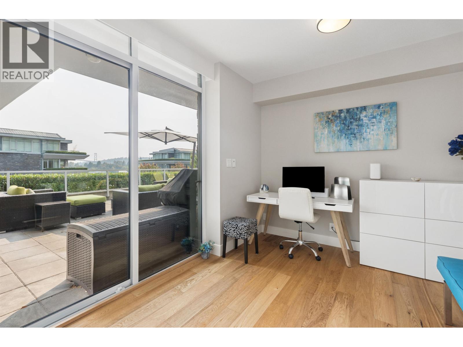 201 908 KEITH ROAD, West Vancouver