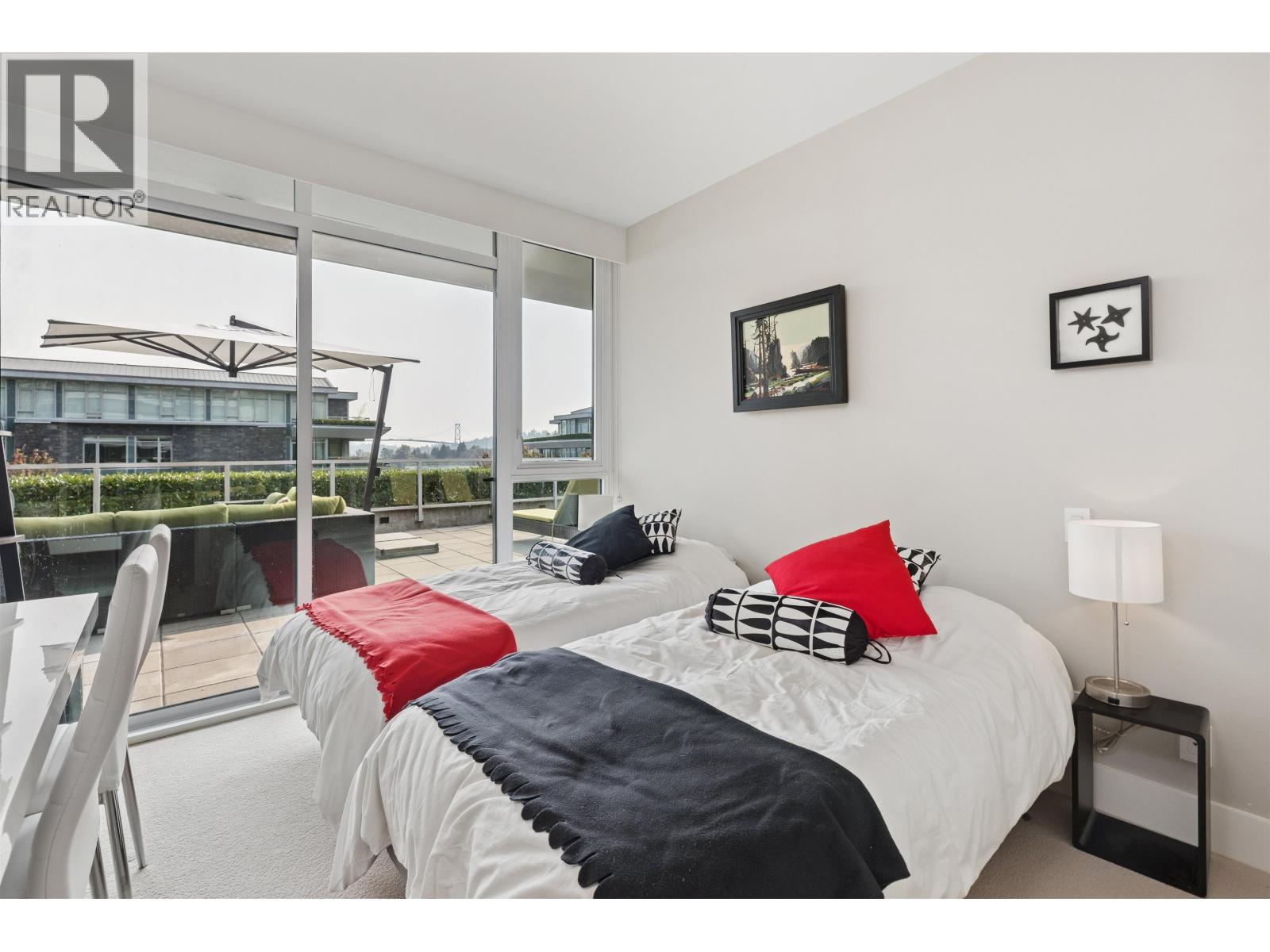 201 908 KEITH ROAD, West Vancouver