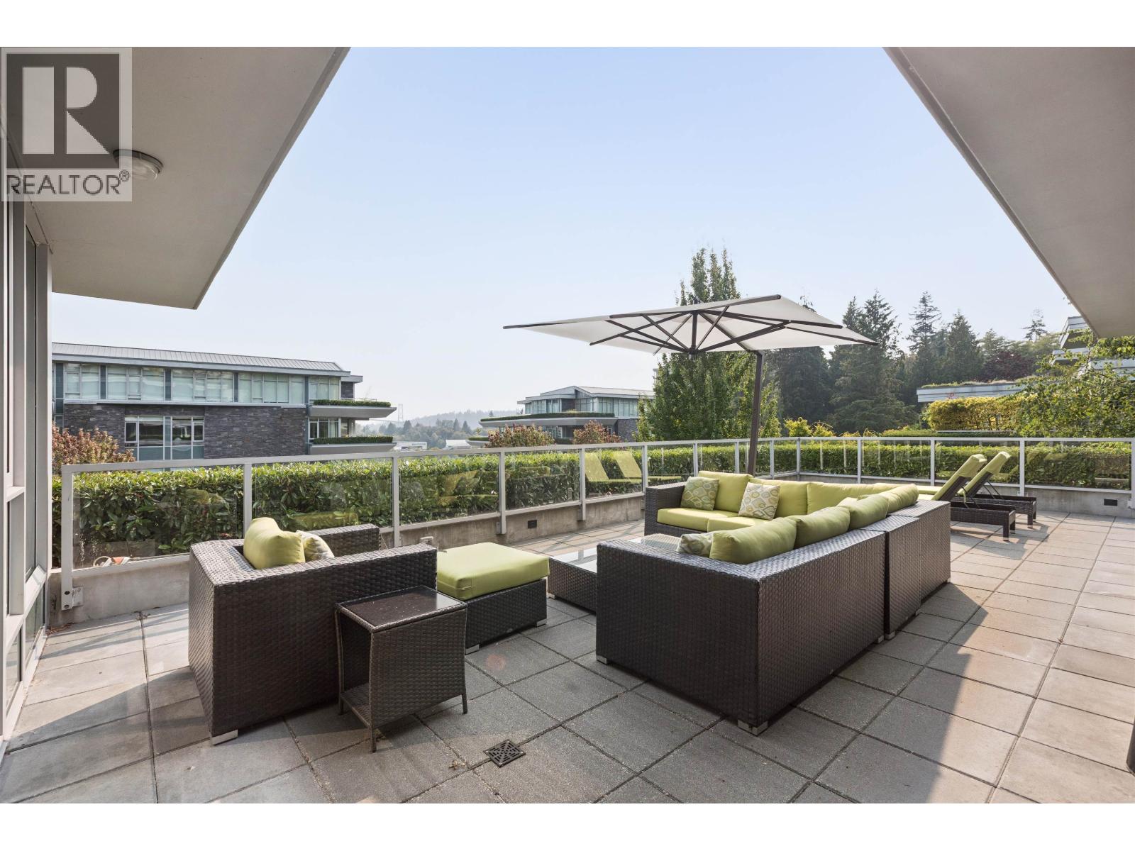 201 908 KEITH ROAD, West Vancouver
