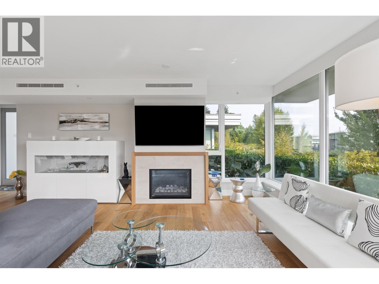 201 908 KEITH ROAD, West Vancouver