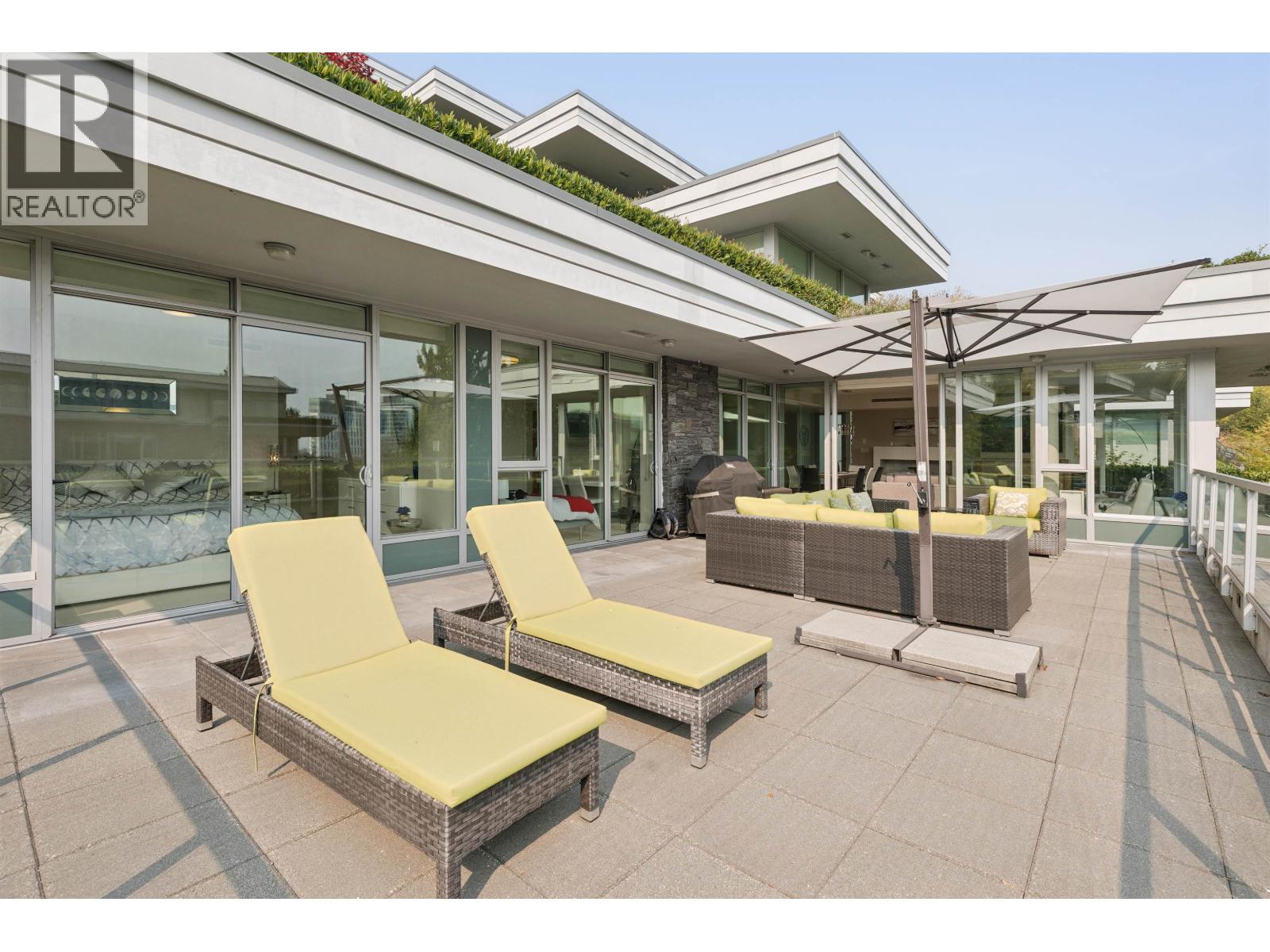 201 908 KEITH ROAD, West Vancouver