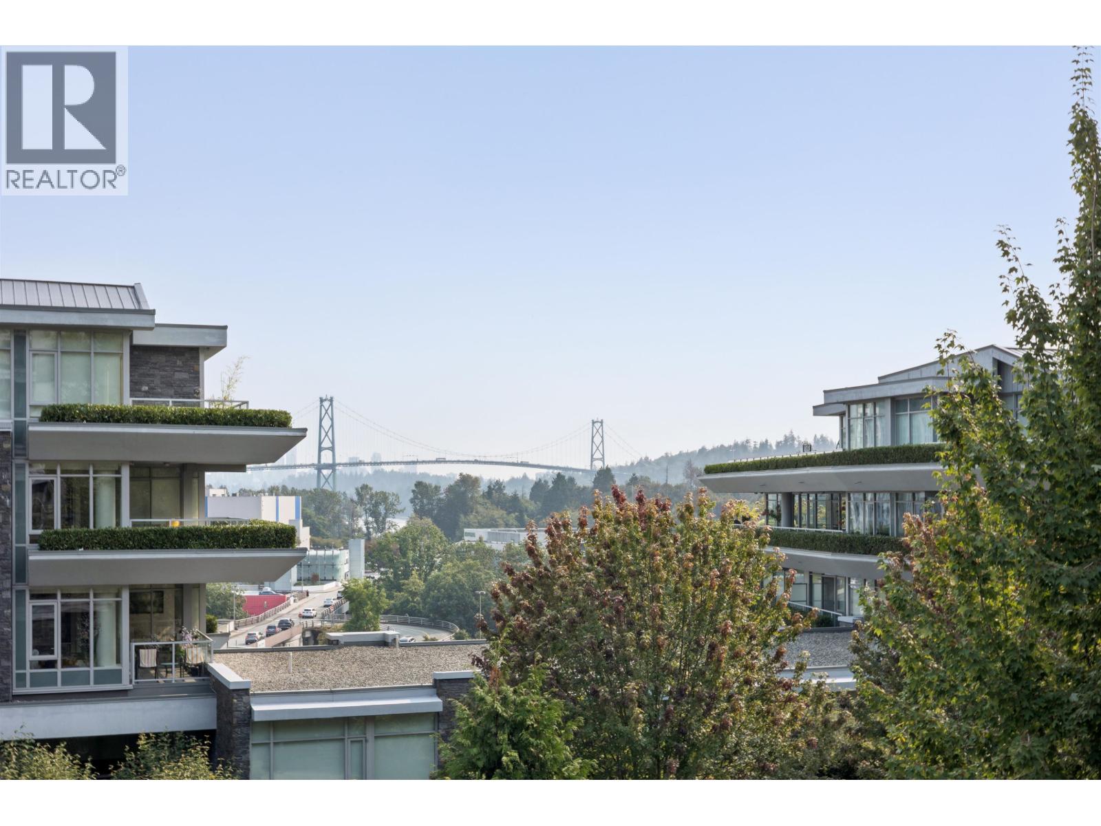 201 908 KEITH ROAD, West Vancouver