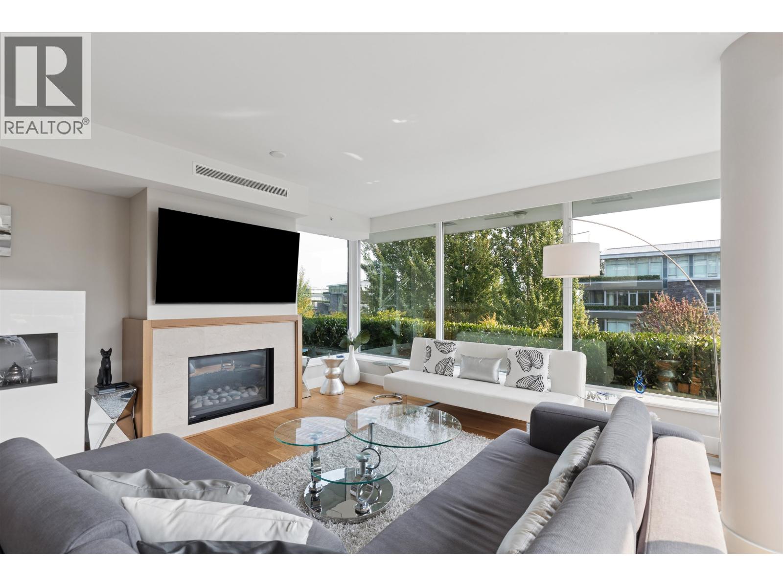 201 908 KEITH ROAD, West Vancouver