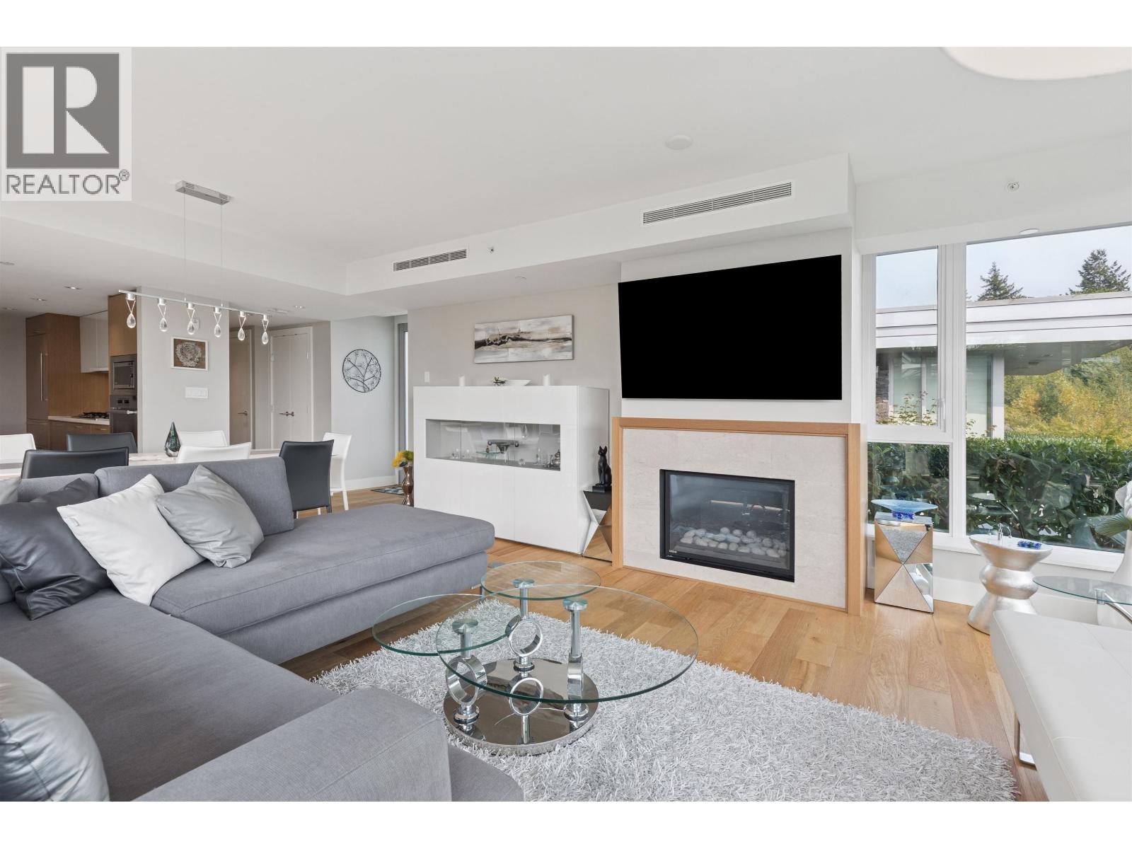 201 908 KEITH ROAD, West Vancouver