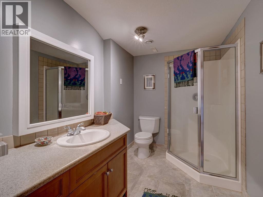 806 OCEANMOUNT BOULEVARD, Gibsons