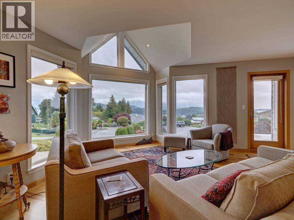 806 OCEANMOUNT BOULEVARD, Gibsons