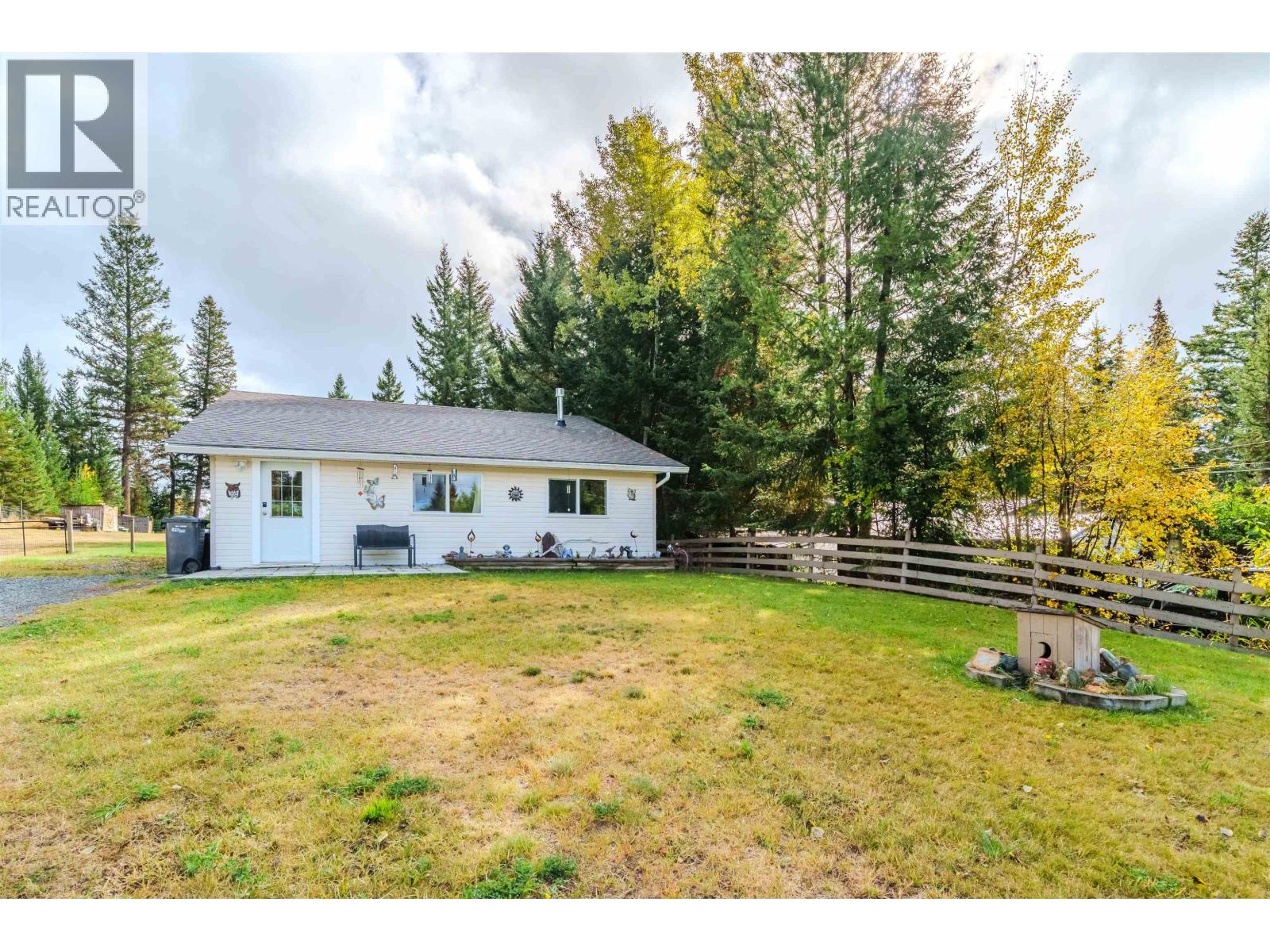 6395 YOUNG ROAD, Horse Lake