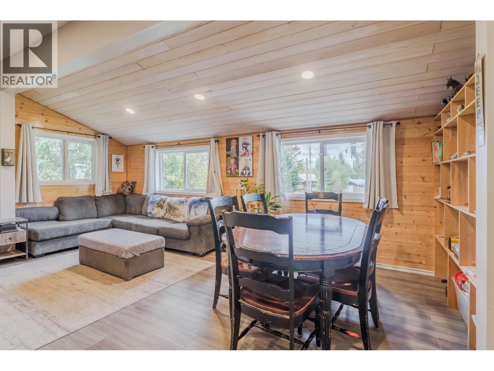6395 YOUNG ROAD, Horse Lake