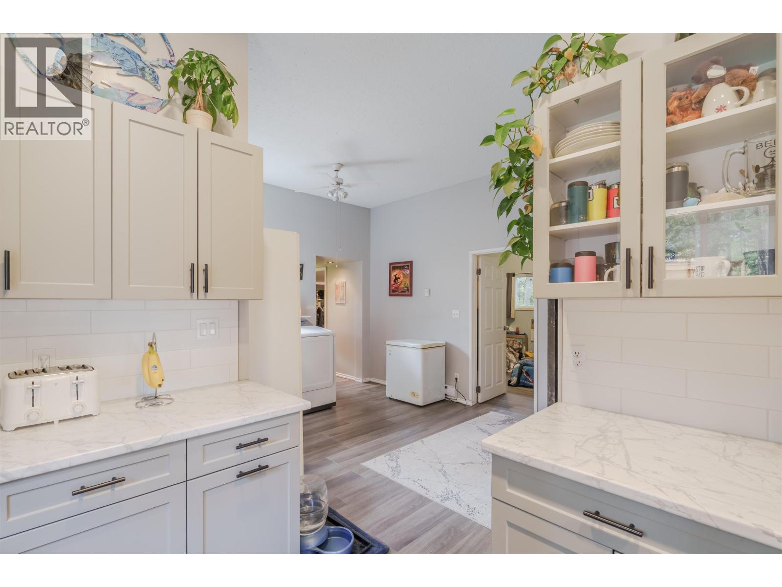6395 YOUNG ROAD, Horse Lake