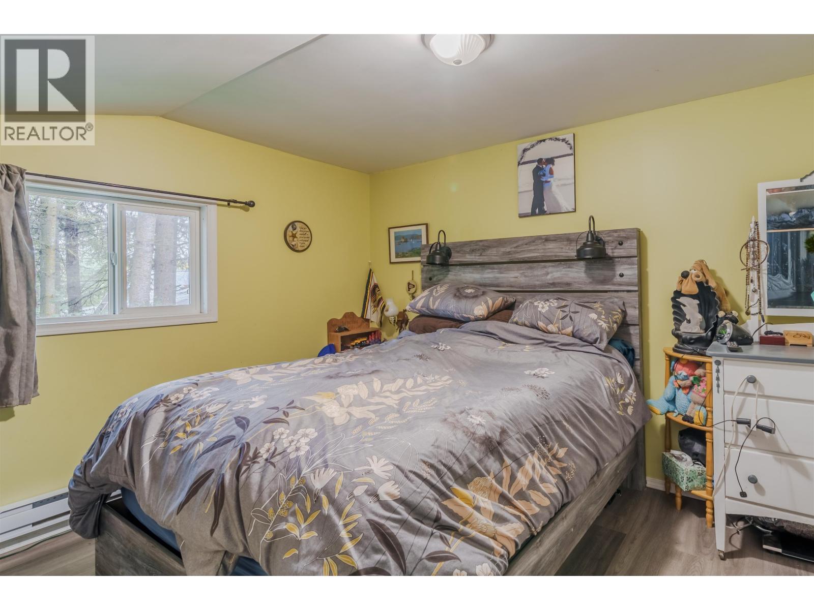 6395 YOUNG ROAD, Horse Lake