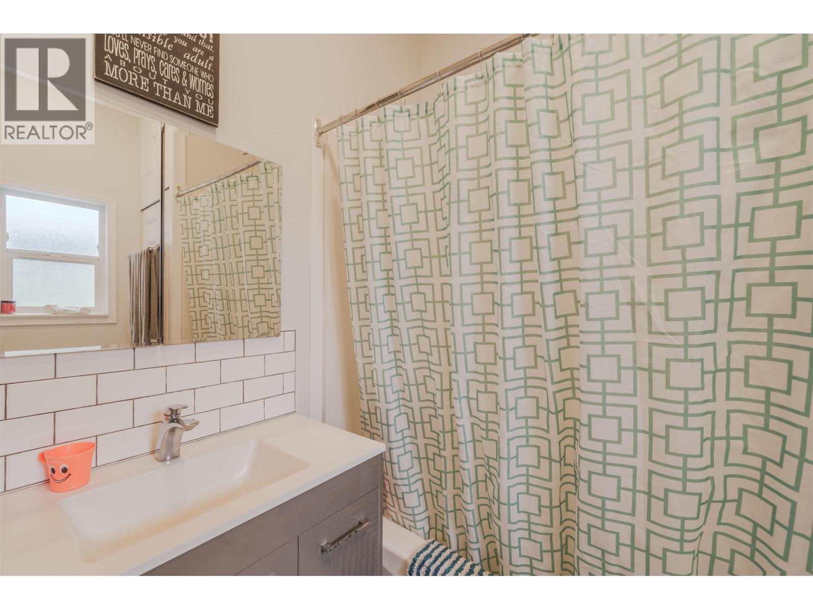 6395 YOUNG ROAD, Horse Lake