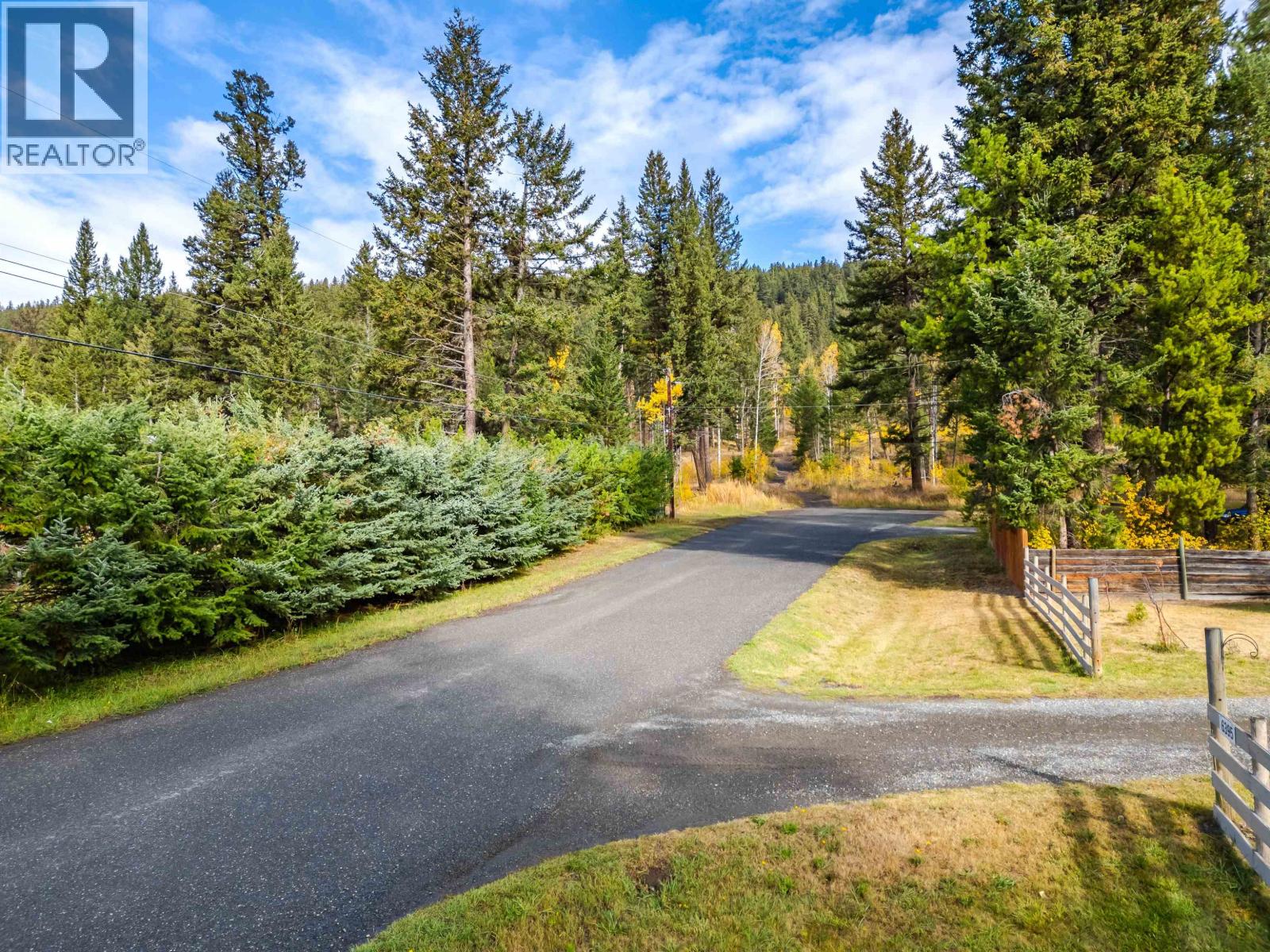 6395 YOUNG ROAD, Horse Lake