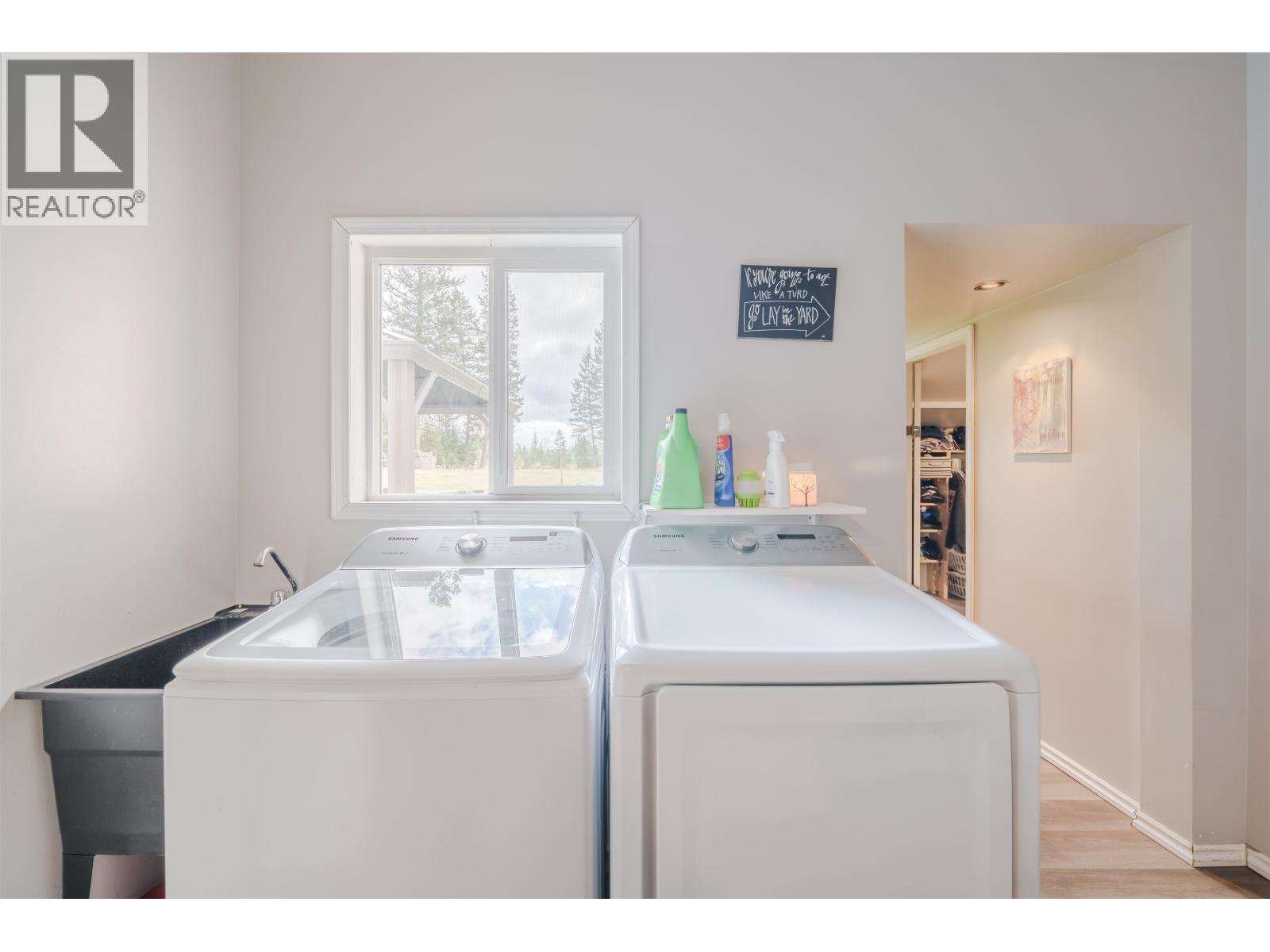 6395 YOUNG ROAD, Horse Lake