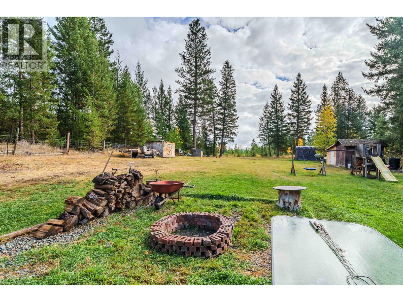 6395 YOUNG ROAD, Horse Lake