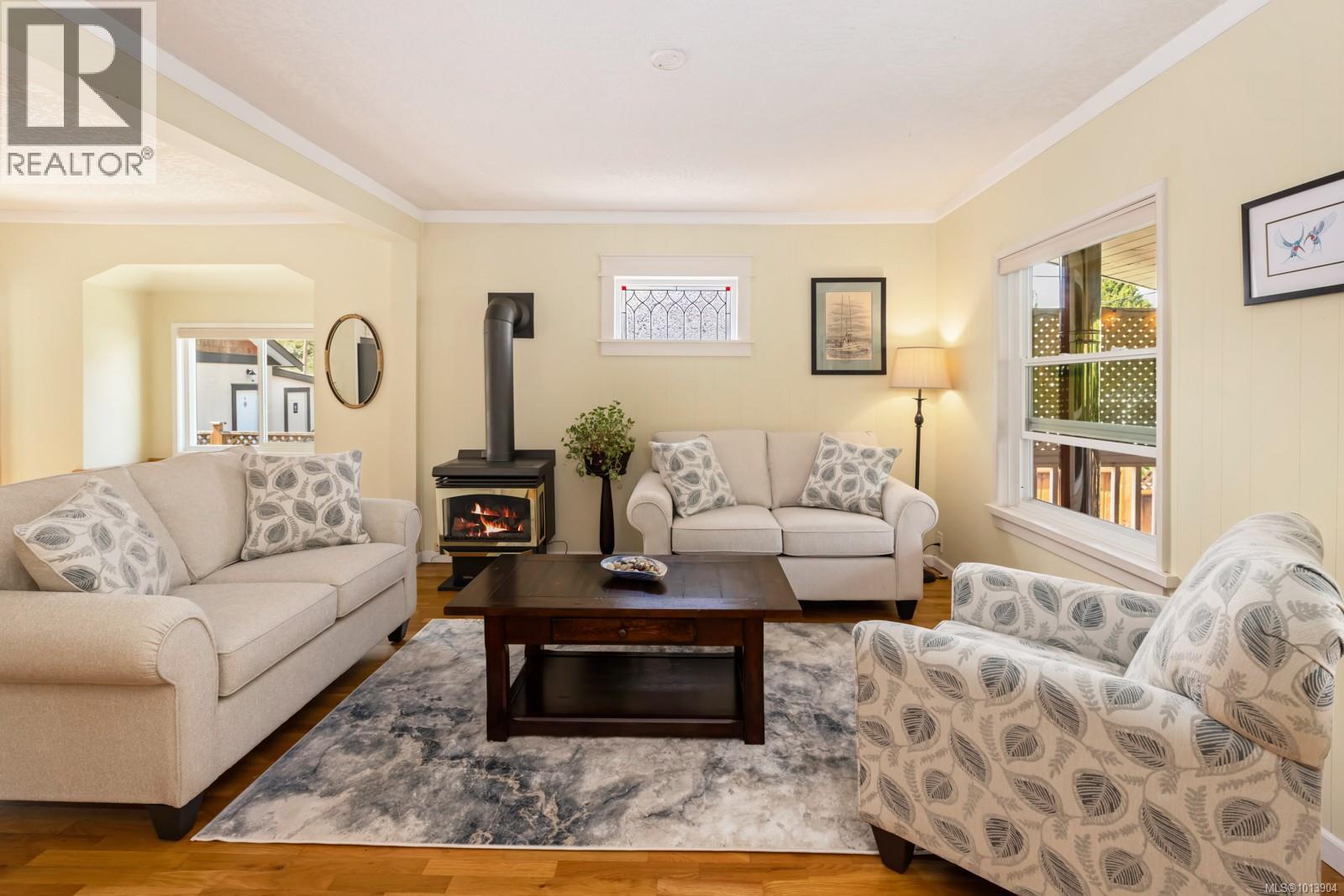 3128 Maxwell St, Chemainus