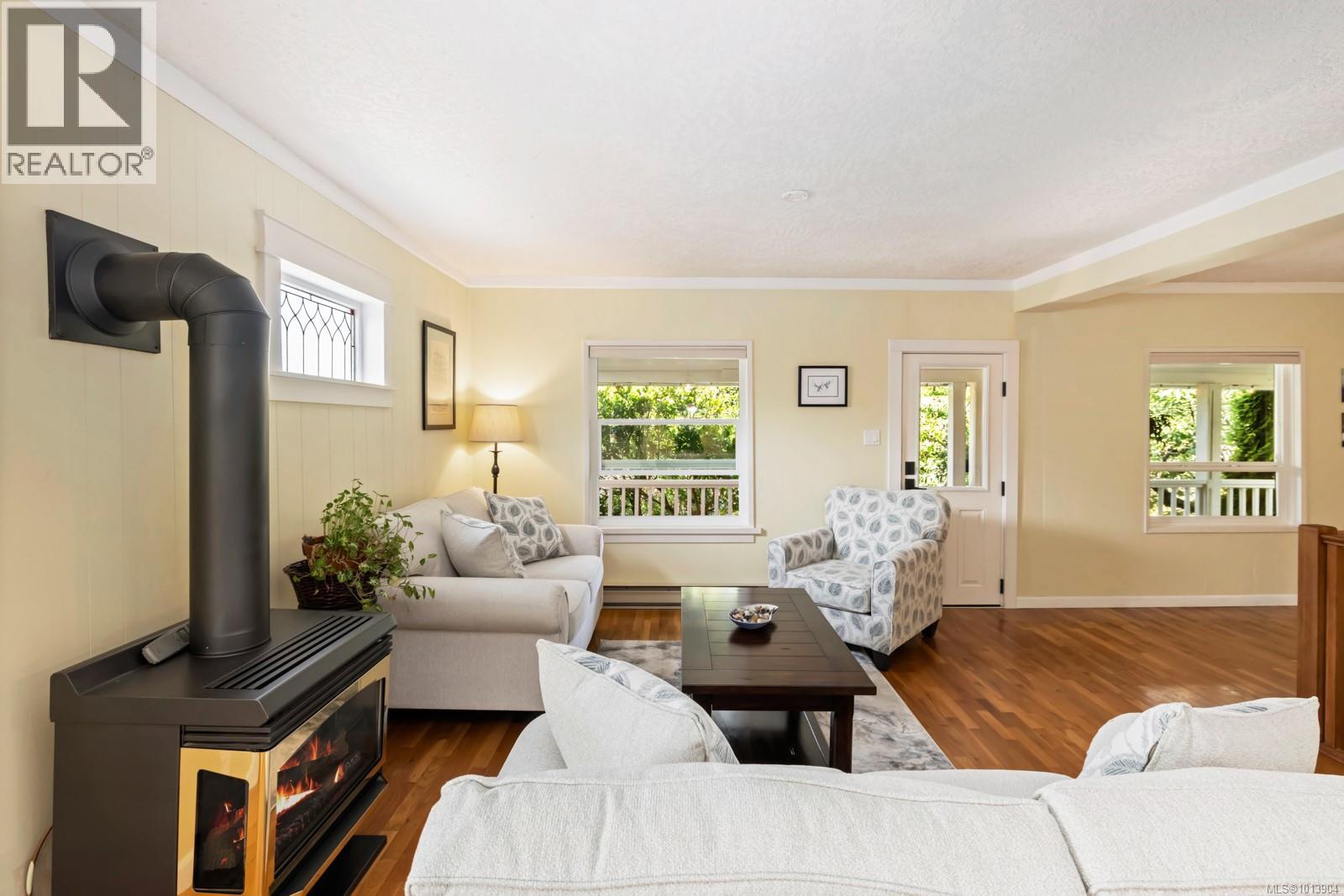 3128 Maxwell St, Chemainus