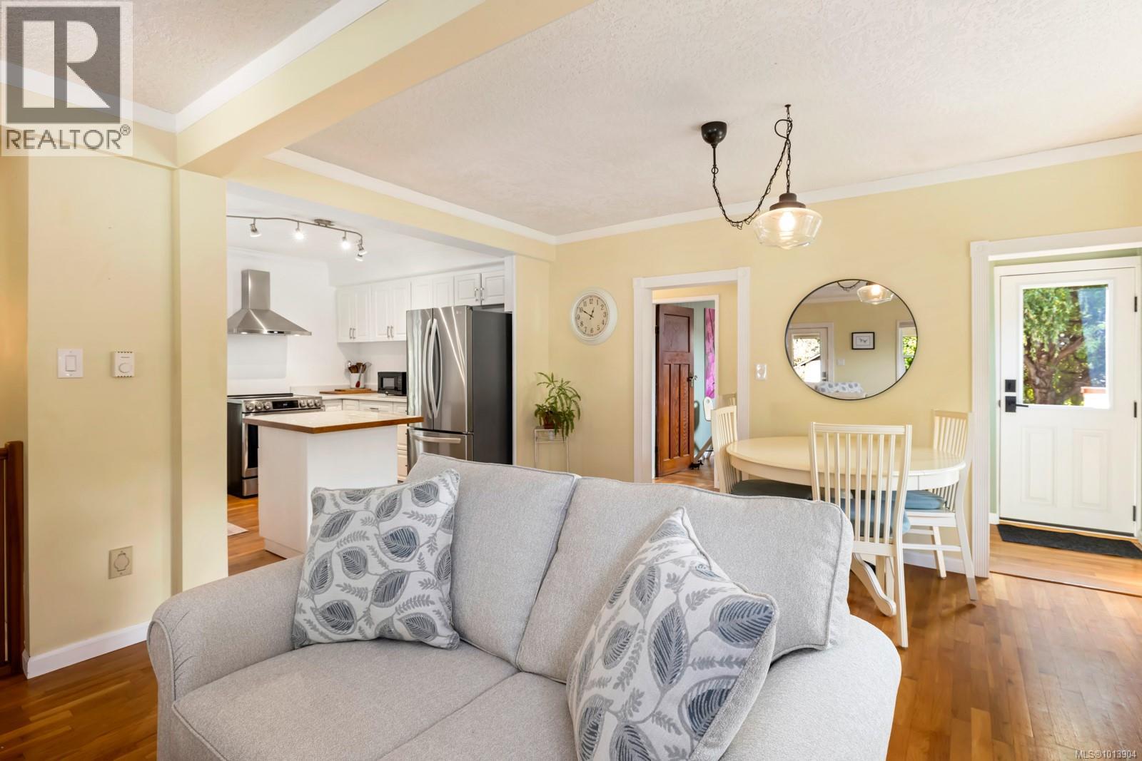 3128 Maxwell St, Chemainus