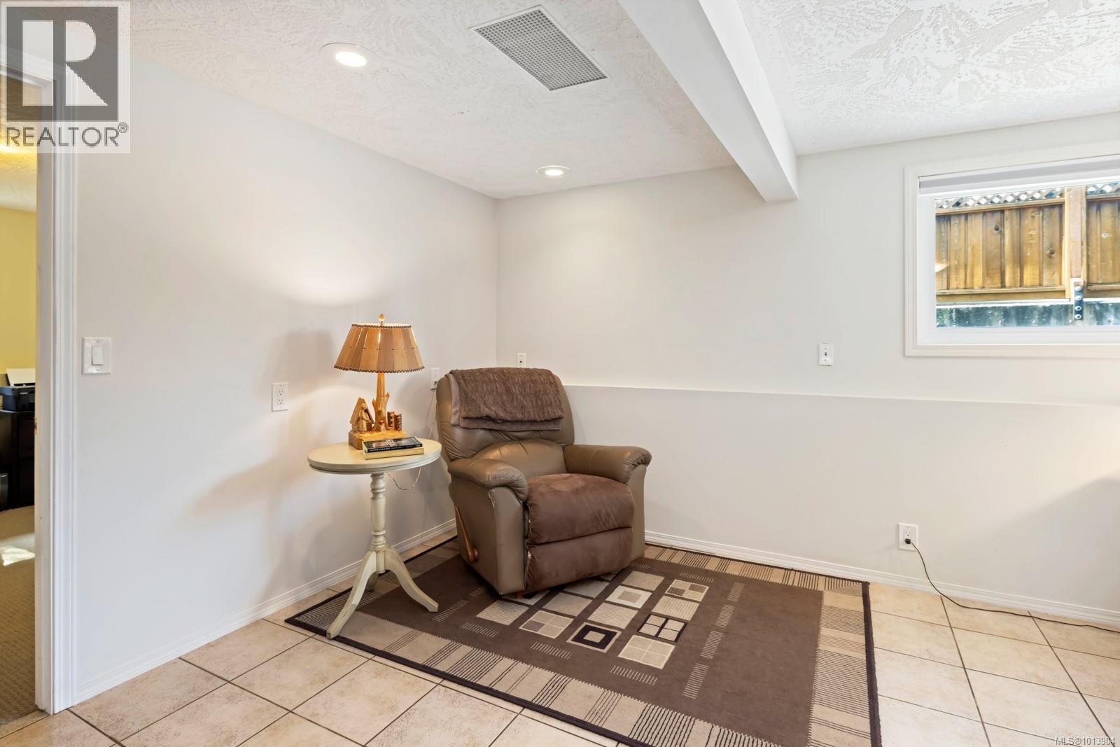 3128 Maxwell St, Chemainus