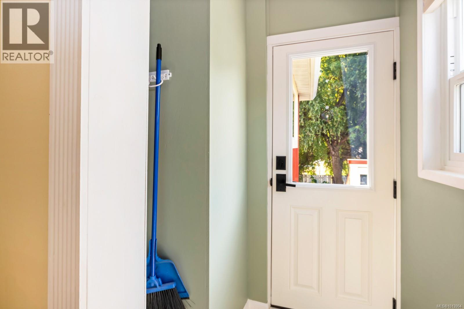 3128 Maxwell St, Chemainus