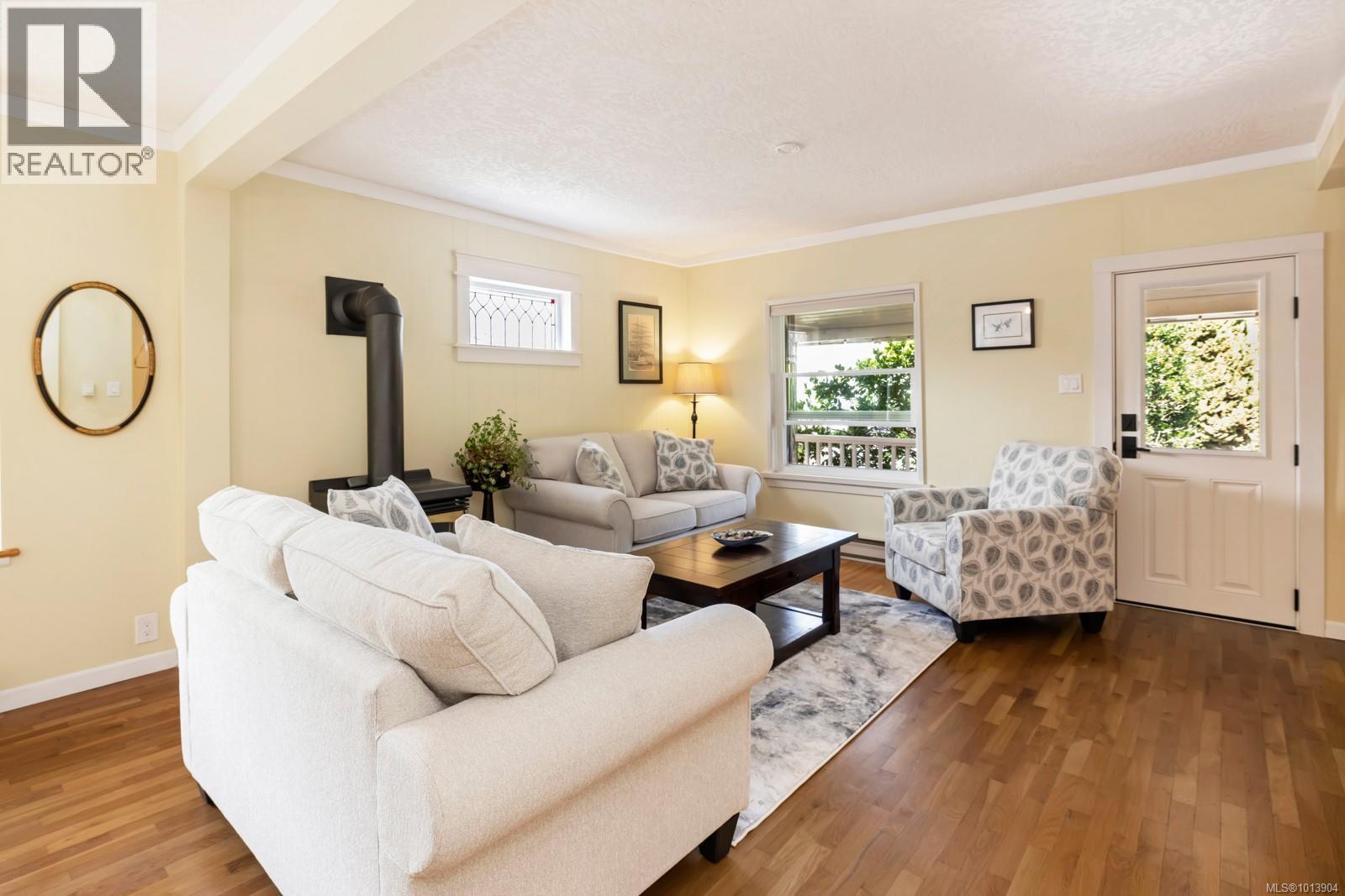 3128 Maxwell St, Chemainus