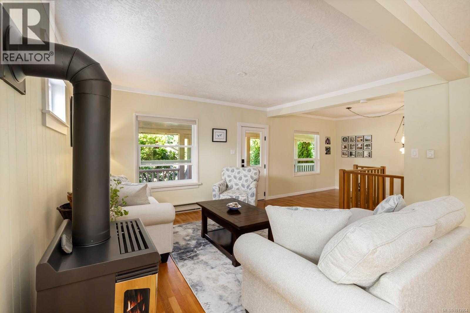 3128 Maxwell St, Chemainus
