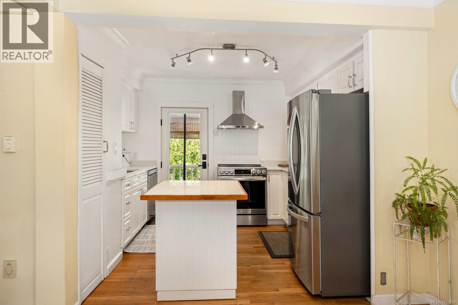 3128 Maxwell St, Chemainus