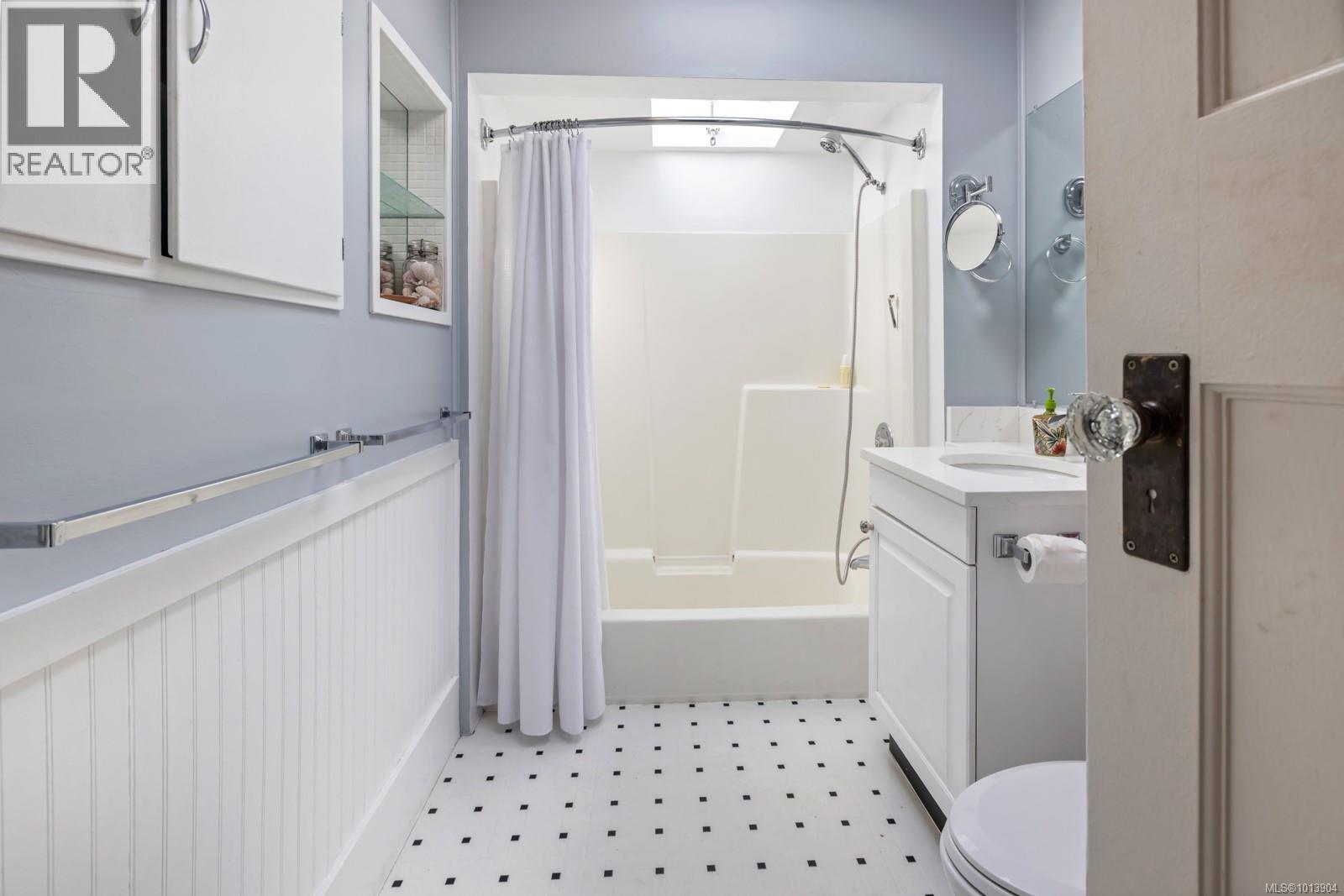 3128 Maxwell St, Chemainus