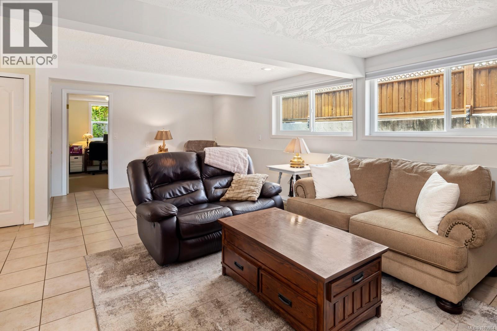 3128 Maxwell St, Chemainus