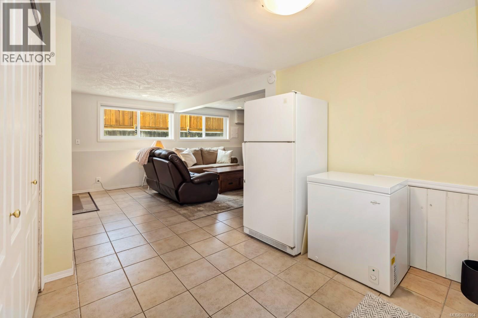 3128 Maxwell St, Chemainus
