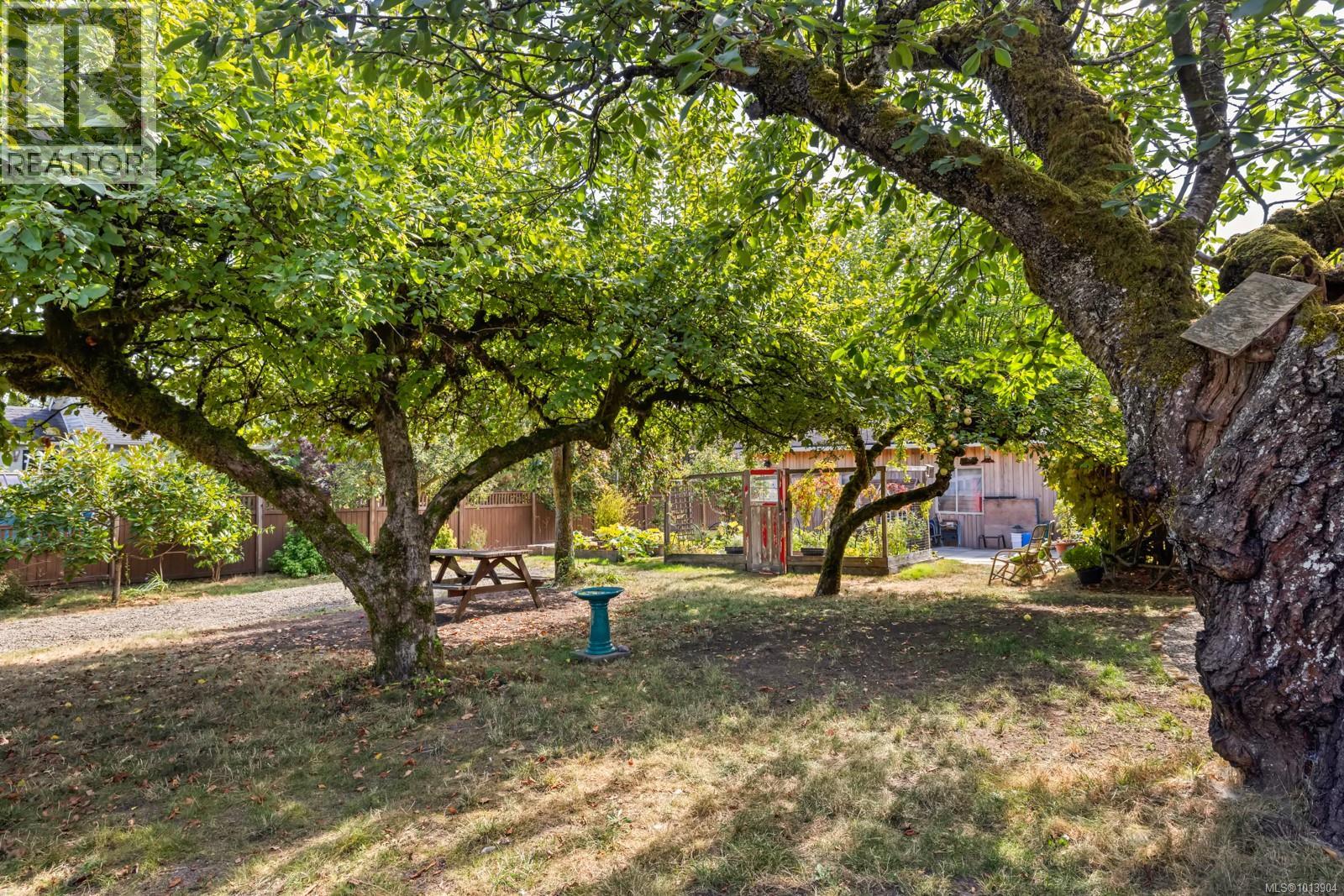 3128 Maxwell St, Chemainus