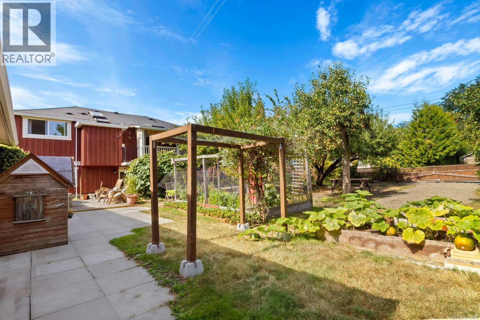 3128 Maxwell St, Chemainus