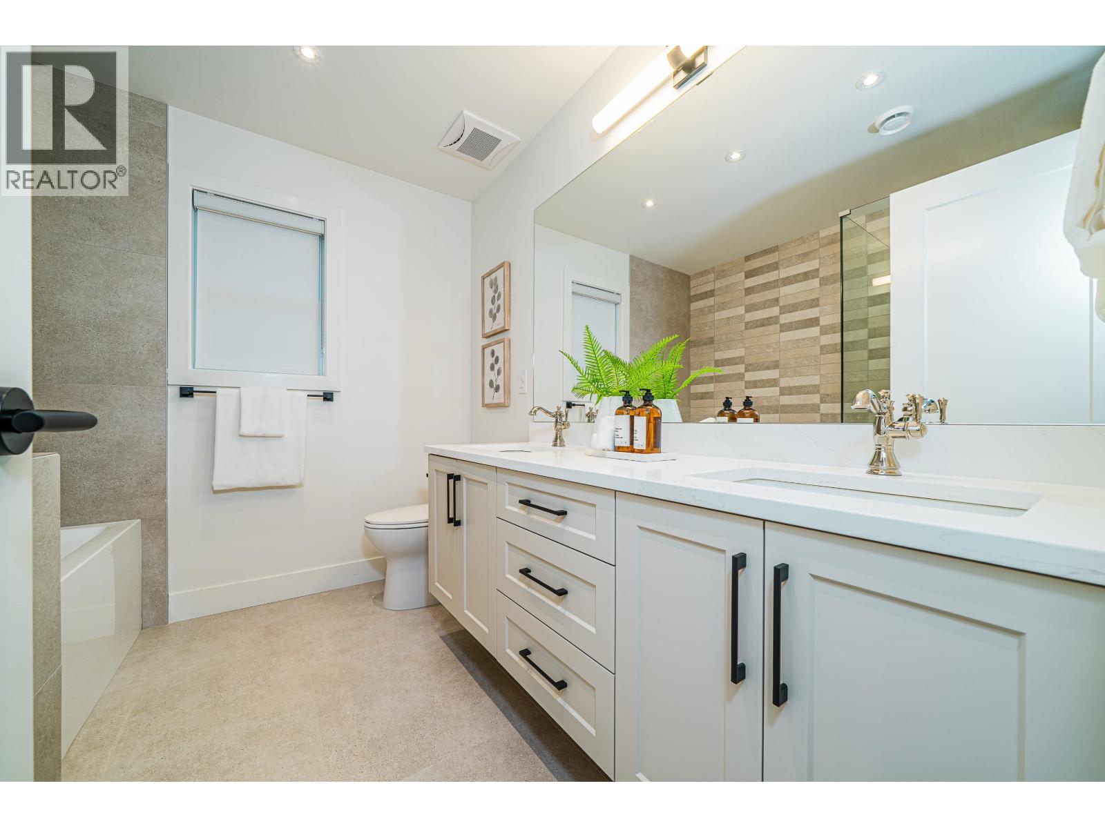 3815 OXFORD STREET, Burnaby