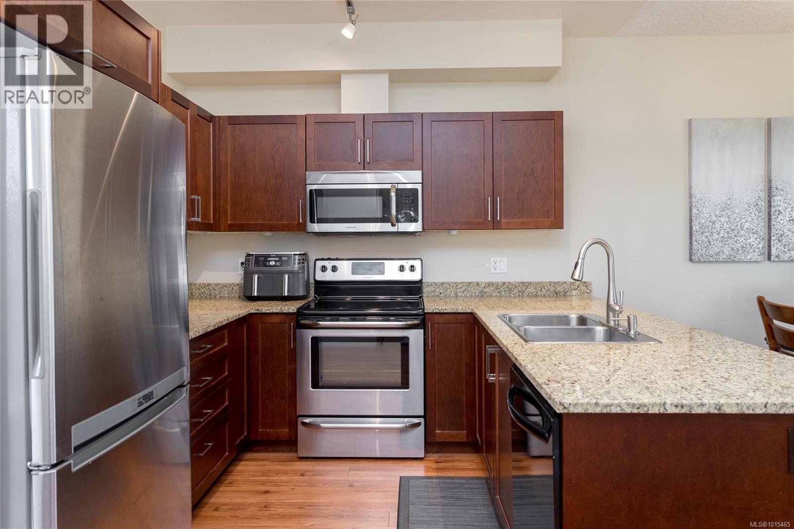 2121 Greenhill Rise, Langford